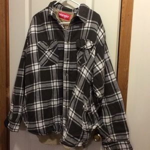 Lined buttoned up flannel shirt